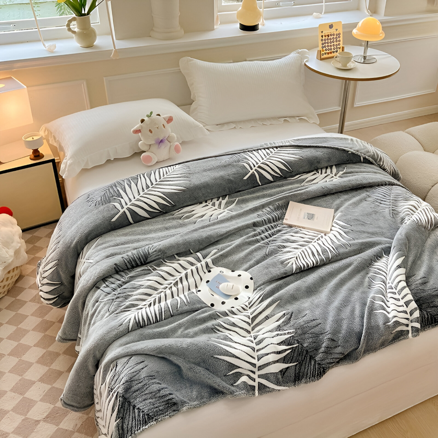 Soft Coral Fleece Throw Blanket with Pineapple Pattern