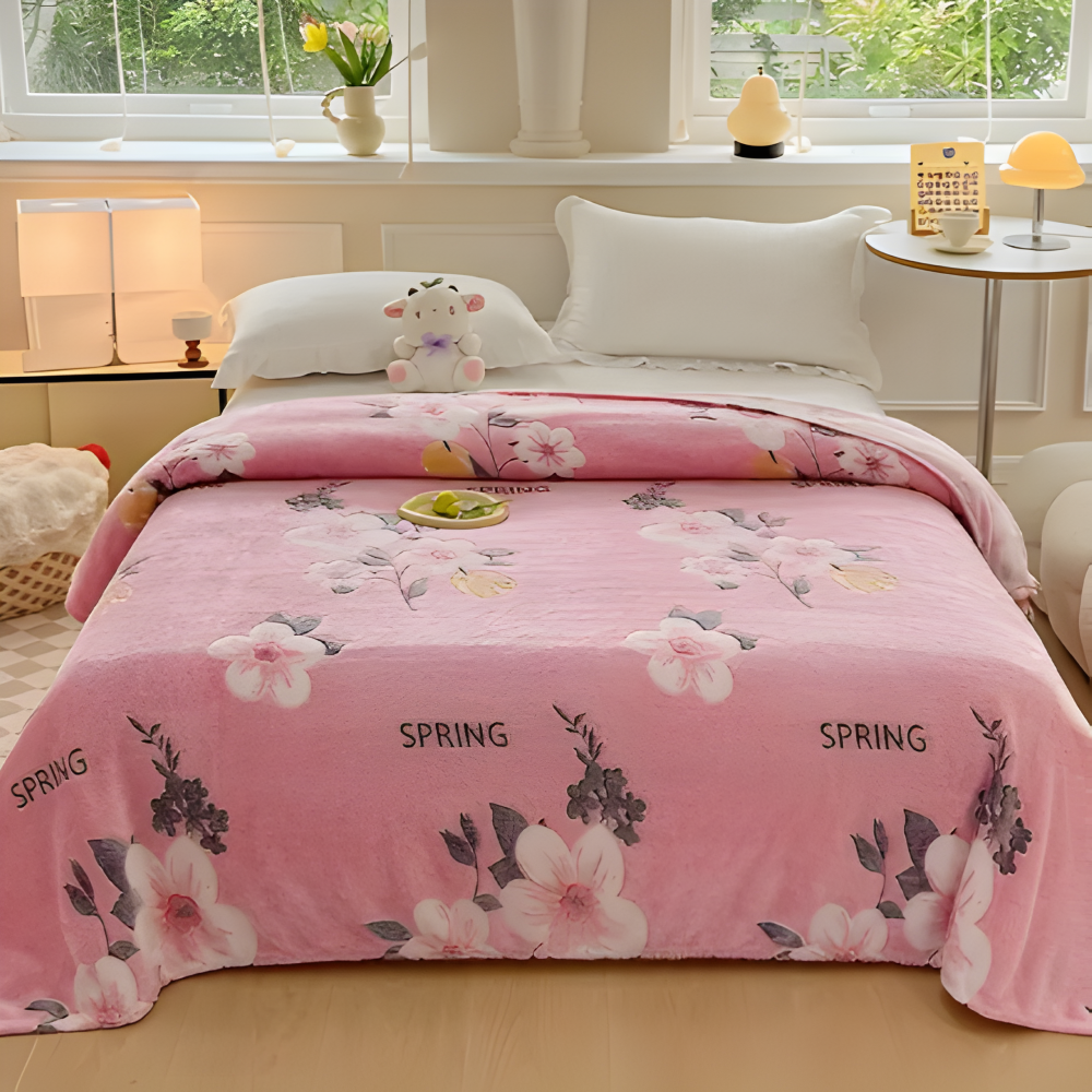 Soft Coral Fleece Throw Blanket with Pineapple Pattern