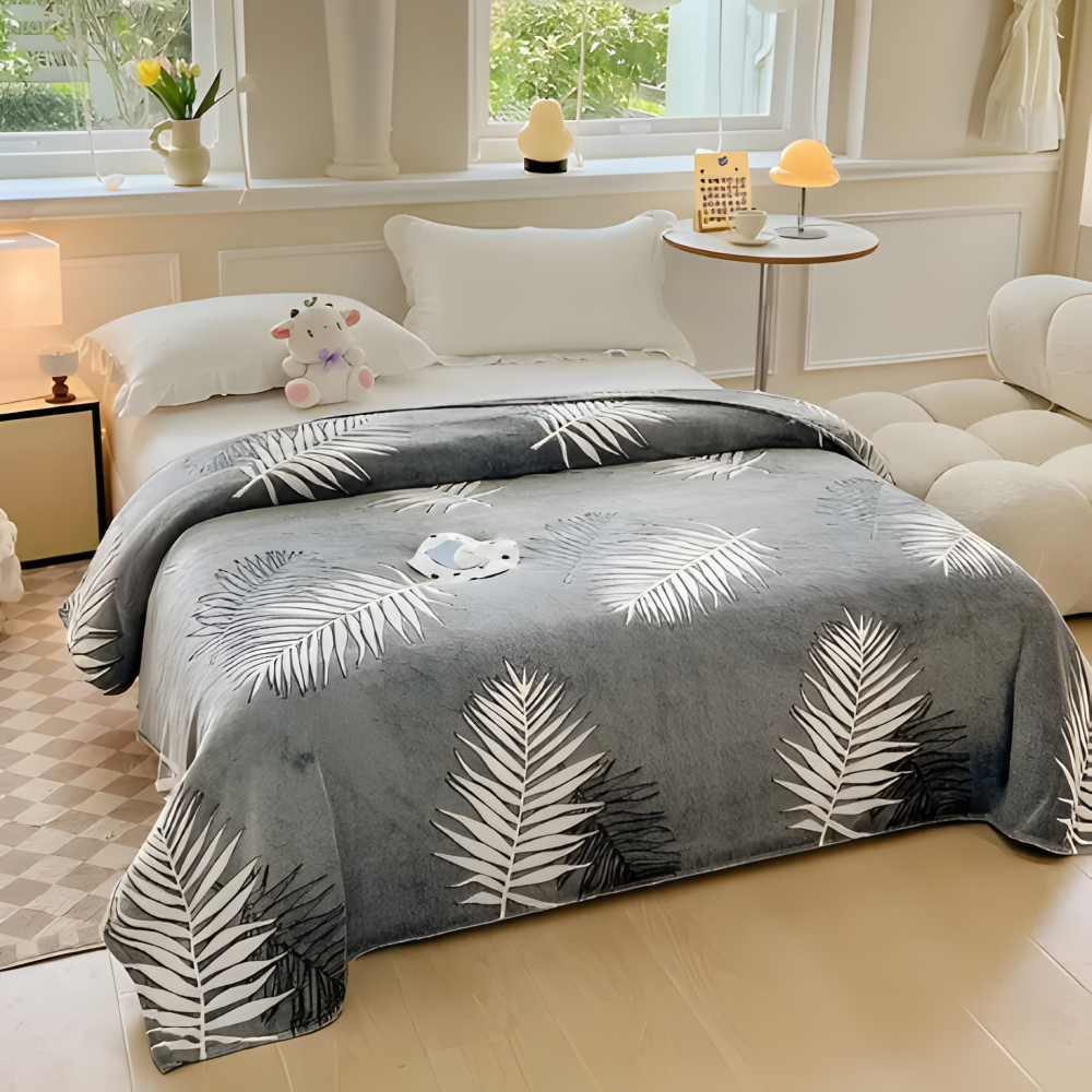 Soft Coral Fleece Throw Blanket with Pineapple Pattern