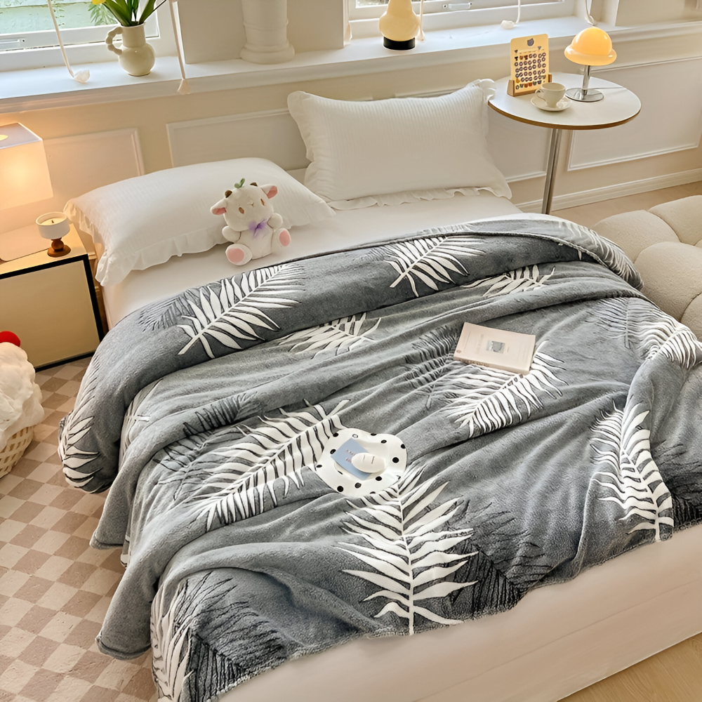 Soft Coral Fleece Throw Blanket with Pineapple Pattern