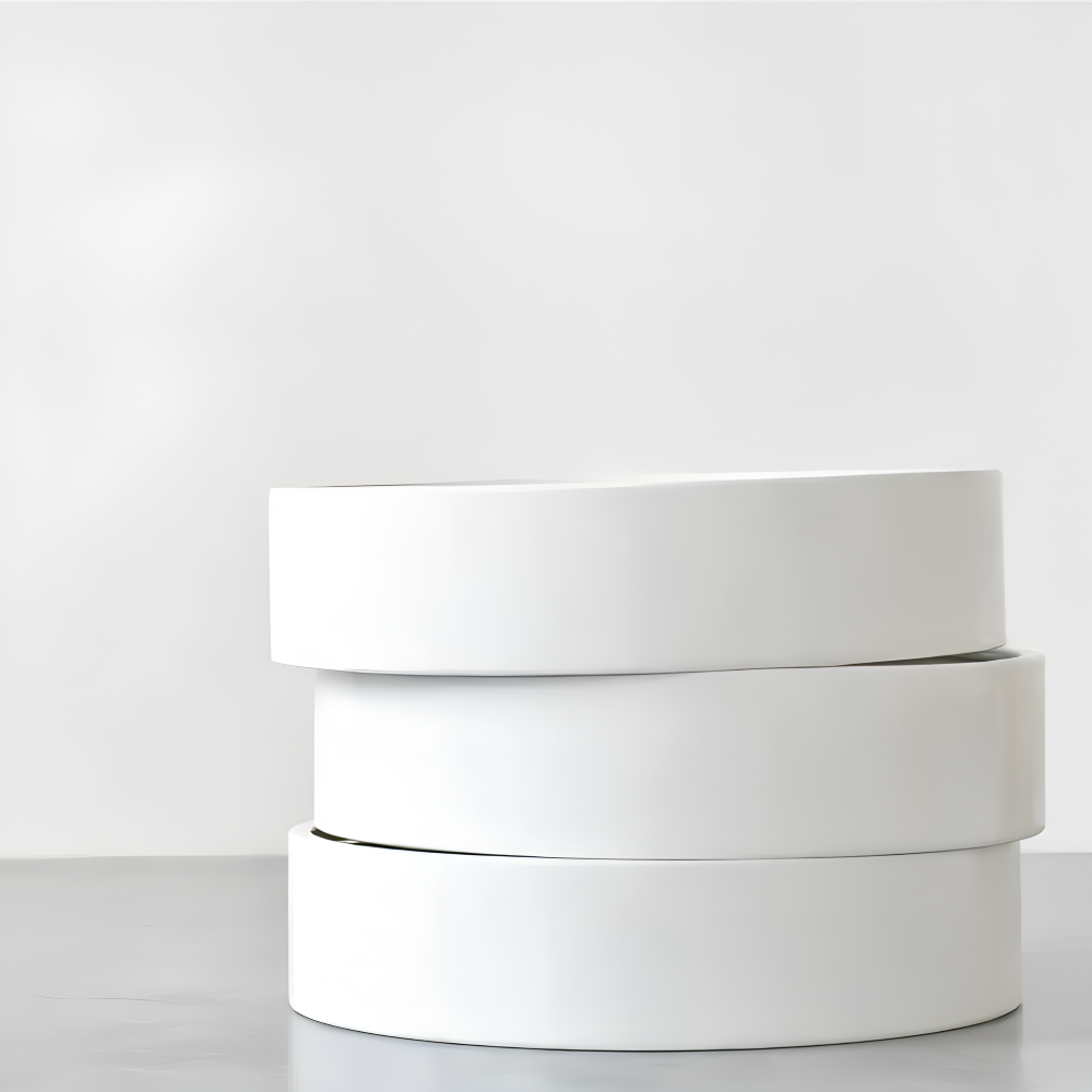 Minimalist Round Wall Clock in White Metal with Silent Quartz Movement