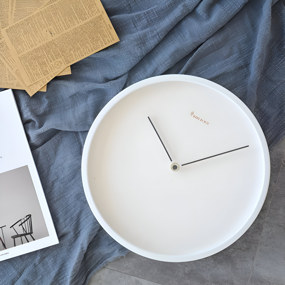 Minimalist Round Wall Clock in White Metal with Silent Quartz Movement