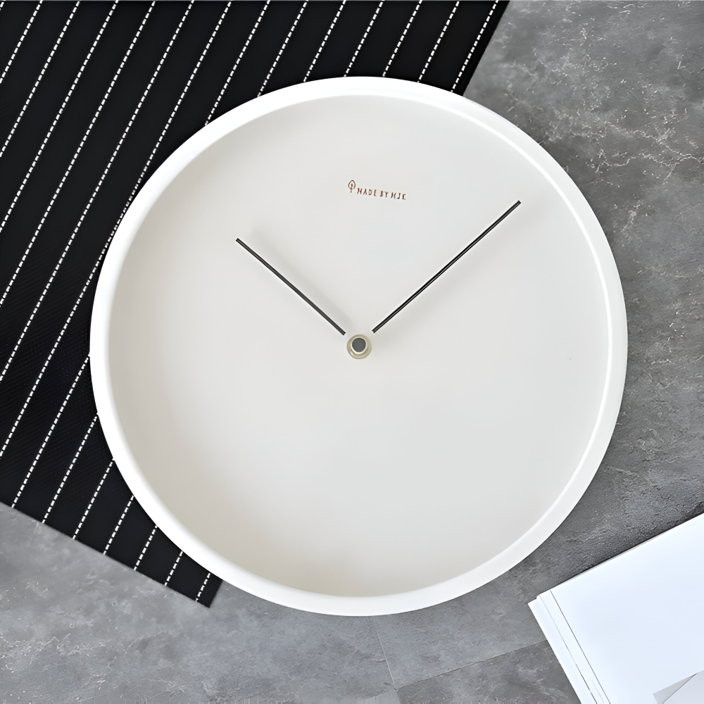 Minimalist Round Wall Clock in White Metal with Silent Quartz Movement