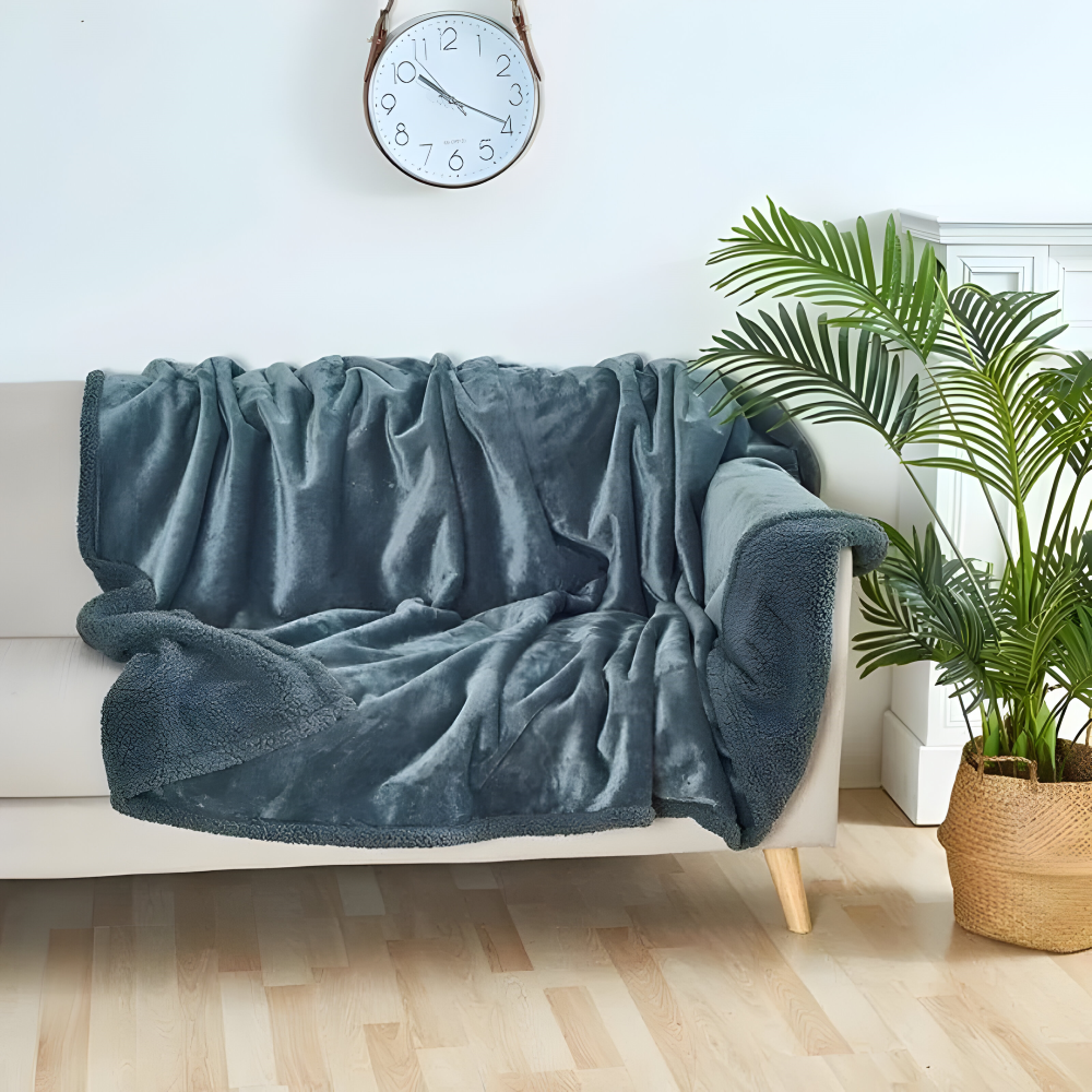 Plush Microfiber Waterproof Throw Blanket with Soft Sherpa Fleece Lining